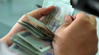 A likviditási feszültségek enyhülnek, egy második bank csökkenti a betéti kamatlábakat.