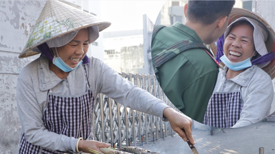 Den berömde ägaren i Ho Chi Minh-staden, som sålde grillad ormhuvudfisk på dagen för köksgudens ceremoni, brast plötsligt i gråt eftersom…