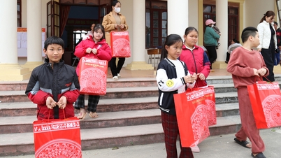 Bac Ninh: Liburan Tet yang hangat untuk anak-anak kurang mampu.