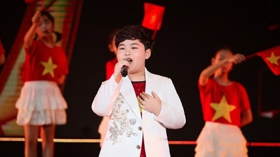 子役歌手ドゥオン・ドゥック・ハイは「春の故郷」番組で強い印象を残した。