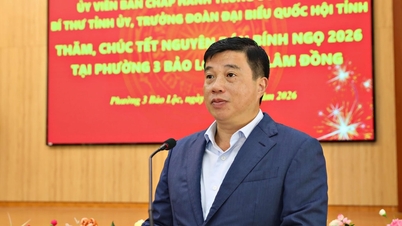 លោក អ៊ី ថាញ់ ហា នៀ ក្តាម លេខាបក្សខេត្ត ទៅសួរសុខទុក្ខ និងជូនពរឆ្នាំថ្មីដល់មន្ត្រី និងប្រជាជននៅតំបន់បាវឡុក។