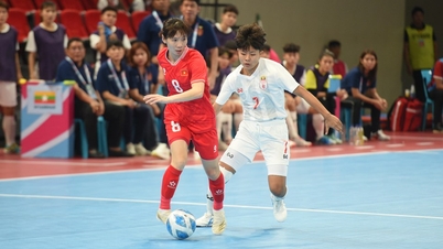 The Vietnamese women's futsal team faces difficulties at the 2026 Southeast Asian Futsal Championship.