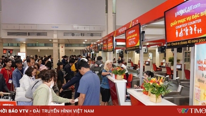Sân bay Tân Sơn Nhất và Nội Bài bước vào cao điểm Tết