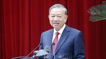 第14回党大会準備小委員会メンバーとの会合。