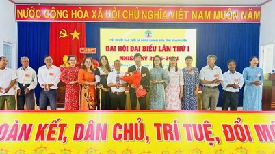 Primer Congreso de Delegados de la Asociación de Ancianos de la Comuna de Dong Khanh Son