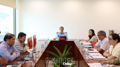 Khanh Hoa اور ملکی اور بین الاقوامی تربیتی اداروں کے درمیان باہمی تعاون پر مبنی تربیت اور تحقیق کے لیے ایک منصوبہ تیار کریں۔
