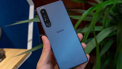 Den legendariske Sony Xperia 1 med sin udødelige 4K-skjerm.