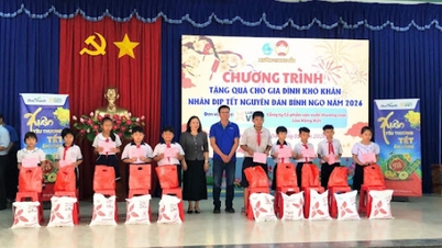 Đức Thành và Lúa Vàng Việt tiếp tục đồng hành cùng người dân Tây Ninh đón Tết ấm no - Hơn 1.300 phần quà tết được trao tặng