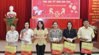 ចែកអំណោយបុណ្យតេតដល់សមាជិកសហជីព និងកម្មករនៅភាគខាងកើតខេត្តឡឹមដុង។