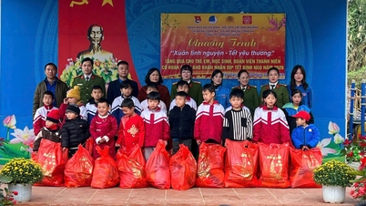 «កម្មវិធីស្ម័គ្រចិត្តនិទាឃរដូវ - បុណ្យតេតដ៏ស្រលាញ់» នៅសាលាបឋមសិក្សាឡេជុង - កាសែតអនឡាញកៅបាង