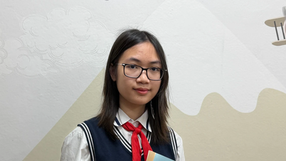 En kvinnlig student med en passion för språk blir den bästa studenten i franska i Hanoi.