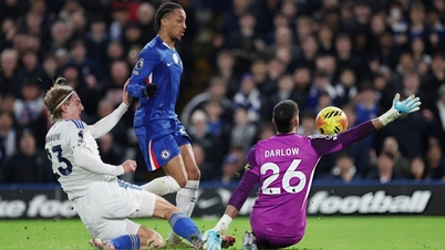 Leeds sorgte an der Stamford Bridge für eine Überraschung und erreichte gegen Chelsea ein Unentschieden, nachdem sie zwischenzeitlich mit 0:2 zurückgelegen hatten.