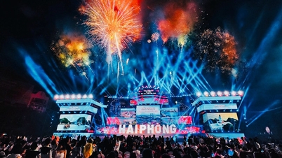 12 sites de feux d'artifice à Hai Phong pour le réveillon du Nouvel An de l'Année du Cheval (2016).