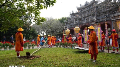 Die Thượng Tiêu-Zeremonie in der Kaiserlichen Zitadelle von Huế – ein Meilenstein, der den Beginn des Frühlings und von Tet (dem Mondneujahr) ankündigt.