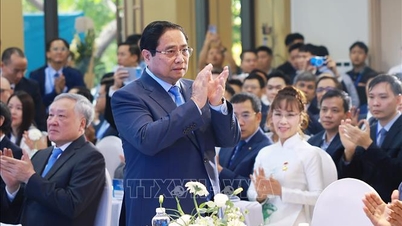 O Primeiro Ministro participou da cerimônia de inauguração do Centro Financeiro Internacional do Vietnã na cidade de Ho Chi Minh.