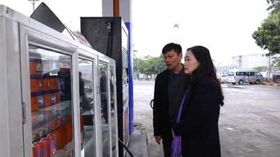 Perusahaan-perusahaan minyak di Hai Phong secara proaktif mengamankan pasokan selama liburan Tet.