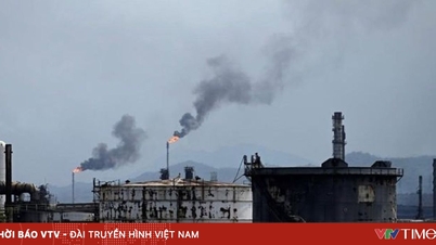 Amerika Serikat terus melonggarkan pembatasan terhadap industri minyak Venezuela.