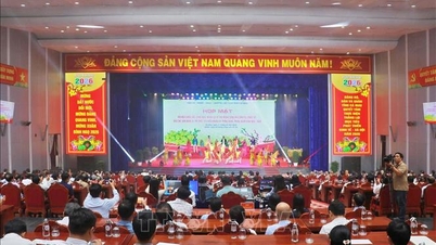 Gathering the strength of national unity to celebrate the new year.