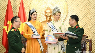 សូមស្វាគមន៍នារីដ៏ស្រស់ស្អាត។