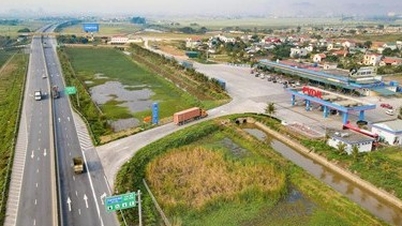 Durante o feriado do Tet, mais áreas de descanso e postos de gasolina foram colocados em funcionamento ao longo da rodovia.