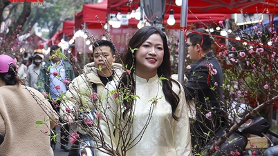 Bevaring av byens sjel gjennom blomstermarkedet på slutten av året.