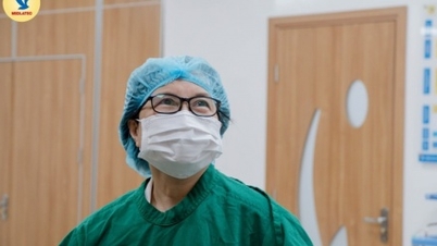 During a gastroenterology check-up, a rare lung cancer was detected based on an abnormal test result.