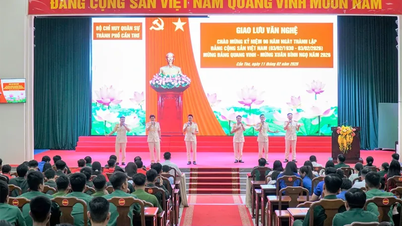 Komando Militer Kota Can Tho menyelenggarakan program pertukaran budaya.