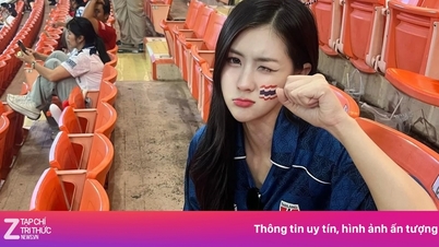 Gadis cantik Thailand itu membuat sensasi saat tiba di Vietnam.