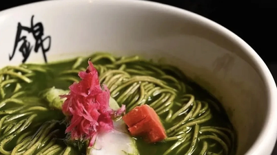 Matcha ramen: wyjątkowe przeżycie dla miłośników japońskiego jedzenia.