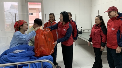 Unit dan daerah menyelenggarakan kegiatan kesejahteraan sosial dalam rangka Tahun Baru Imlek 2026 (Tahun Kuda) - Surat Kabar Online Cao Bang