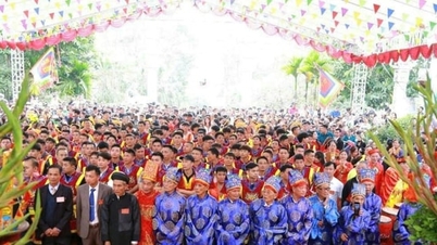 Célébration du printemps avec le festival du temple de Mang