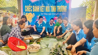 Van Thang kommune forberedte 200 banh tet (tradisjonelle vietnamesiske riskaker) for å donere til vanskeligstilte medlemmer av kvinneforeninger og de som er på vakt under hestens kinesiske nyttår 2026.