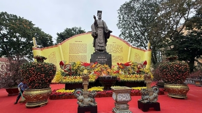 하노이: 역대 최대 규모의 봄꽃 축제가 2월 13일부터 호굼 호수에서 개막합니다.