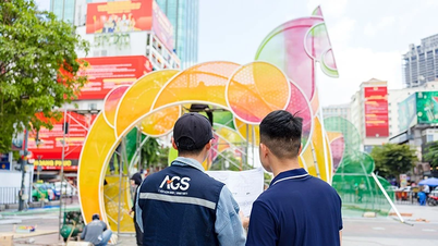 Transforming Tet flower-lined streets into glimpses of local culture.