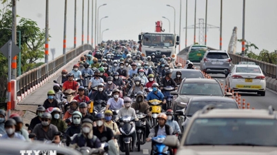Langkah-langkah pengalihan lalu lintas sedang diterapkan untuk mengurangi kemacetan di rute menuju pusat Kota Ho Chi Minh.