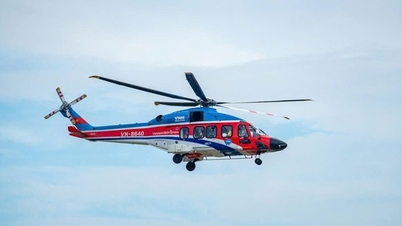 Helikopter-helikopter yang terbang di atas Kota Ho Chi Minh kembali mengudara.