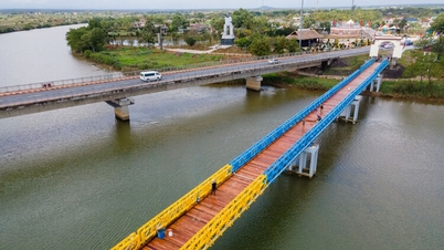 Jembatan Hien Luong telah direnovasi dan masuknya gratis selama Tet.