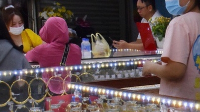 Mise à jour 08h30, le 13 février 2026 : Les prix de l’or ont uniformément diminué de 2 millions de VND, Phu Quy SJC ayant spécifiquement réduit son prix d’achat de 1 million de VND.