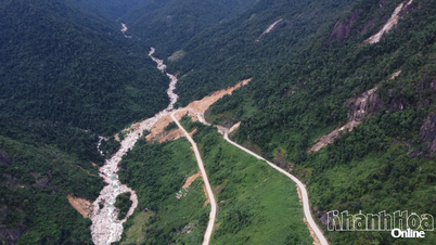 From 5:00 AM to 6:00 PM daily: All types of vehicles are permitted to travel through Khanh Le Pass on National Highway 27C.