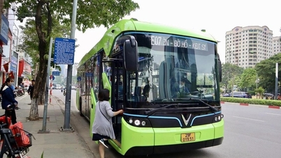 Hanoi: Gratis ongkos kereta dan bus di 128 rute selama Tahun Baru Imlek (Tahun Kuda) 2026.