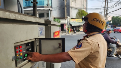 Polis trafik Bandar Raya Ho Chi Minh serentak melancarkan kempen untuk memastikan keselamatan lalu lintas semasa Tahun Baru Cina (Tahun Kuda).
