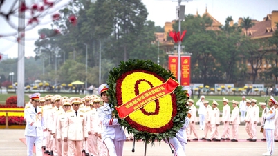 គណៈប្រតិភូមួយក្រុមមកពីគណៈកម្មាធិការបក្សនៃនាយកដ្ឋានសន្តិសុខសាធារណៈកណ្តាល និងក្រសួងសន្តិសុខសាធារណៈបានទៅទស្សនាវិមានលោកប្រធានហូជីមិញក្នុងឱកាសបុណ្យចូលឆ្នាំថ្មីប្រពៃណីឆ្នាំសេះ ២០២៦។