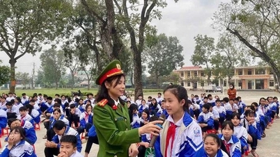 ក្រុមហ៊ុន Dong Son កំពុងបង្កើនកិច្ចខិតខំប្រឹងប្រែង ដើម្បីកសាងគំរូនៃសន្តិសុខ សណ្តាប់ធ្នាប់ និងការផ្លាស់ប្តូរឌីជីថល។