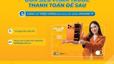 Pemegang kartu kredit PVcomBank mendapatkan diskon sebesar 1,5 juta VND saat membeli iPhone 17 secara cicilan.