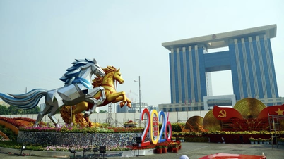 Hô Chi Minh-Ville : Préparatifs pour le festival de la rue des fleurs et de la rue des livres à l'occasion du Têt Binh Ngo 2026 dans le quartier de Binh Duong.