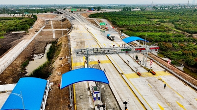 ETC-bompengeinnkreving i krysset mellom provinsvei 390 og Hanoi-Hai Phong-motorveien.
