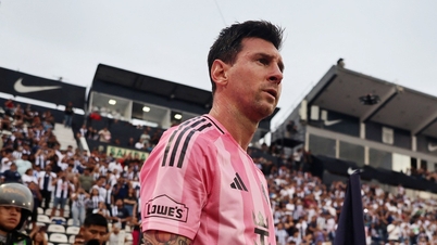 Messi, oynamadığı için özür dilediği için övgü alırken, Ronaldo sessiz kaldığı için eleştirildi.