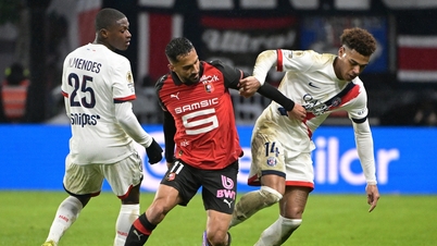 Stürmer Jordan hinterlässt bei den PSG-Stars gebrochene Herzen.