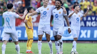 Nam Định vann V-League-mästerskapet 2023-2024 en omgång tidigt.