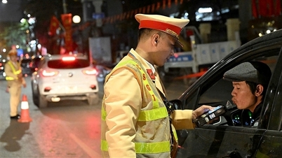 أجرت شرطة المرور في هانوي في الوقت نفسه اختبارات الكحول في النفس، واكتشفت 85 سائقاً مخالفاً للقانون.